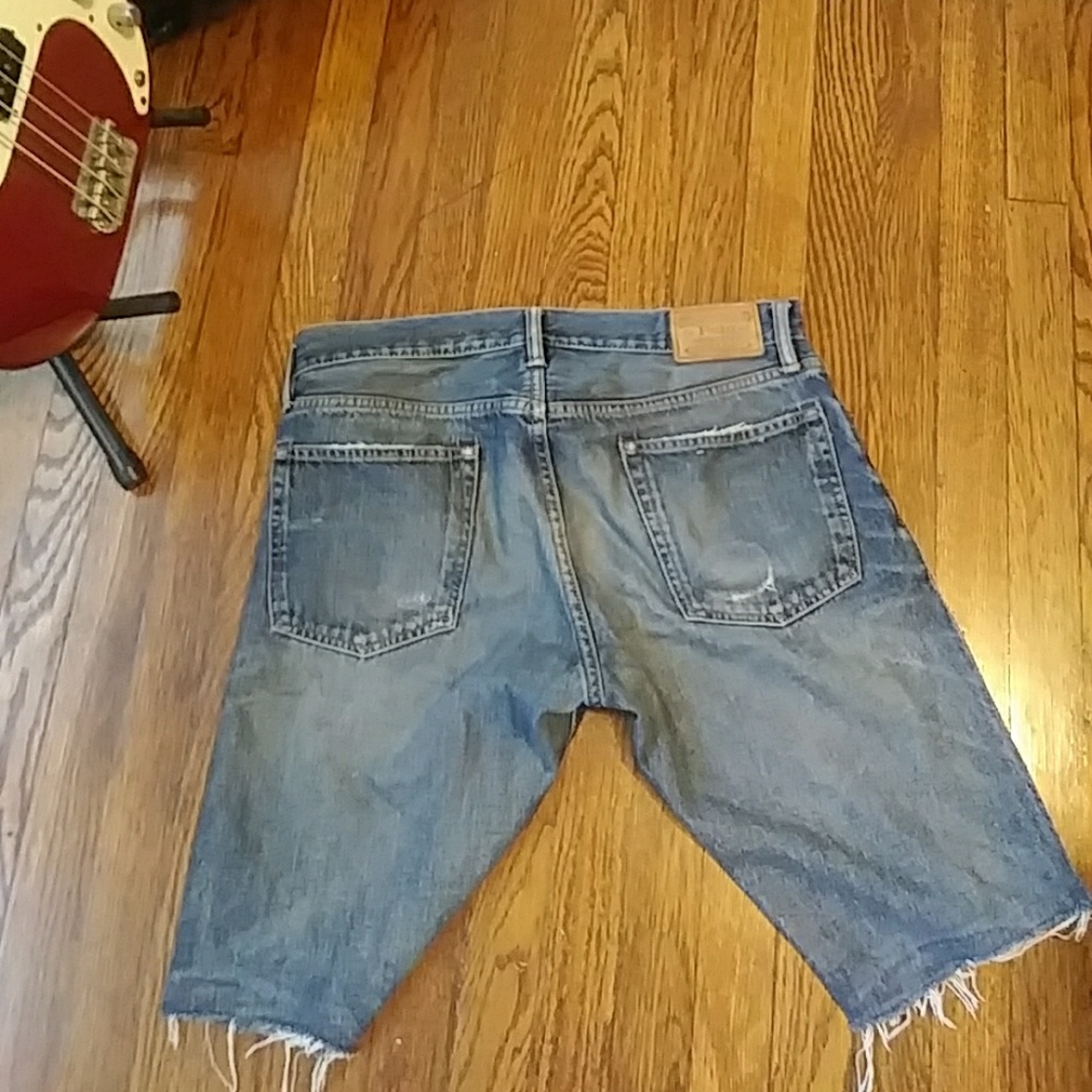 Shorts - Picture 3 of 3